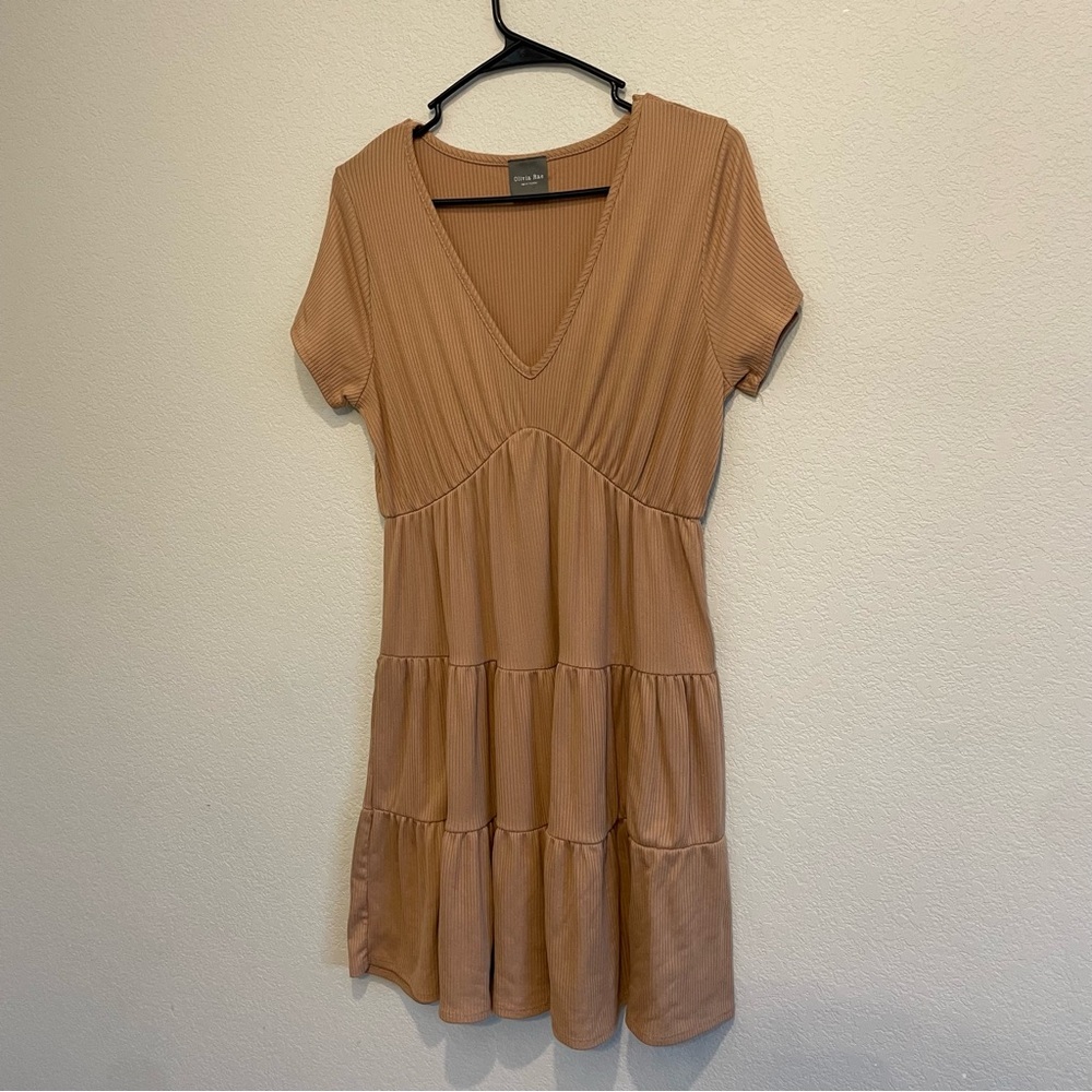 Olivia Rae Ribbed Tiered Mini Dress Large Tan Pink V-Neck Short Sleeve Casual - Picture 2 of 12